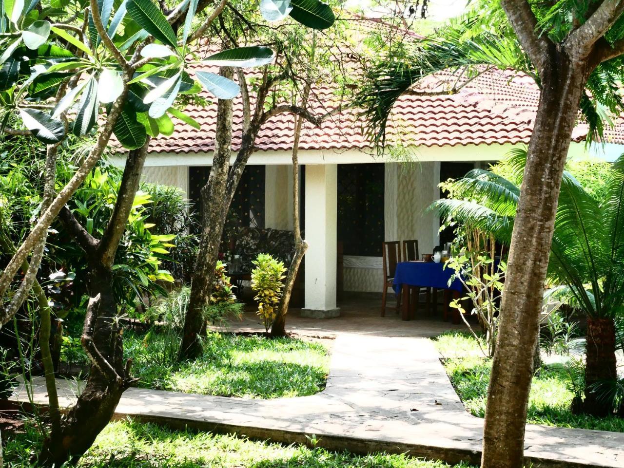 Diani Cottages เดียนีบีช ภายนอก รูปภาพ